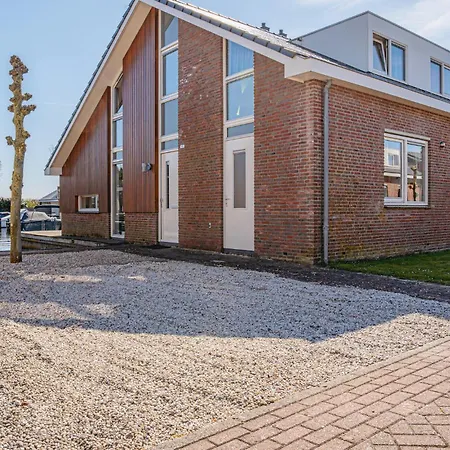 3 Bedroom In * Uitgeest